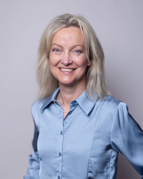ANNA-KARIN ÅBERG 